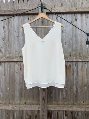 Ann Taylor White V-Neck Layered Shell Camisole Size L Normcore Preppy Neutral